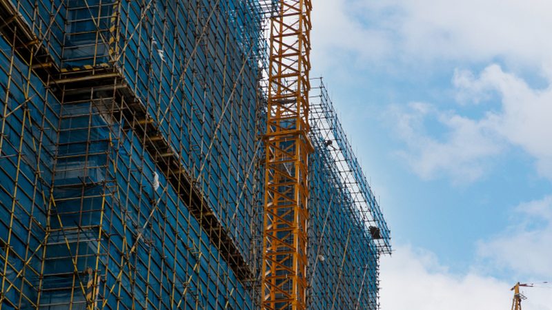 小型建筑工程队与正规公司的对比：如何选择更可靠的合作伙伴